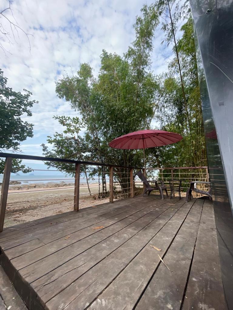 Dugong Koh Sukorn Hotel Ko Sukon Bagian luar foto