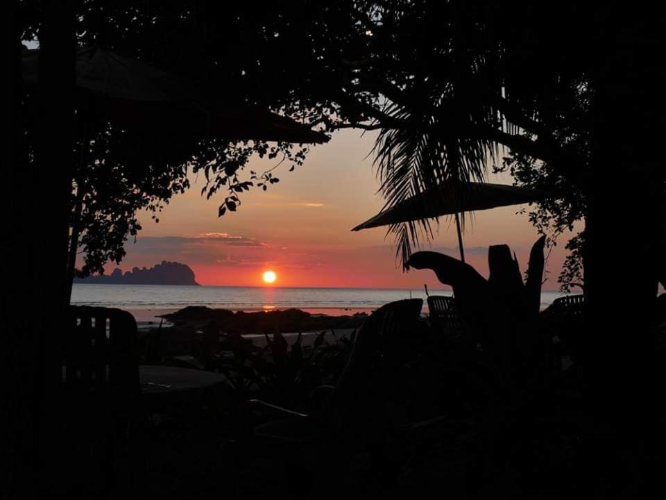 Dugong Koh Sukorn Hotel Ko Sukon Bagian luar foto