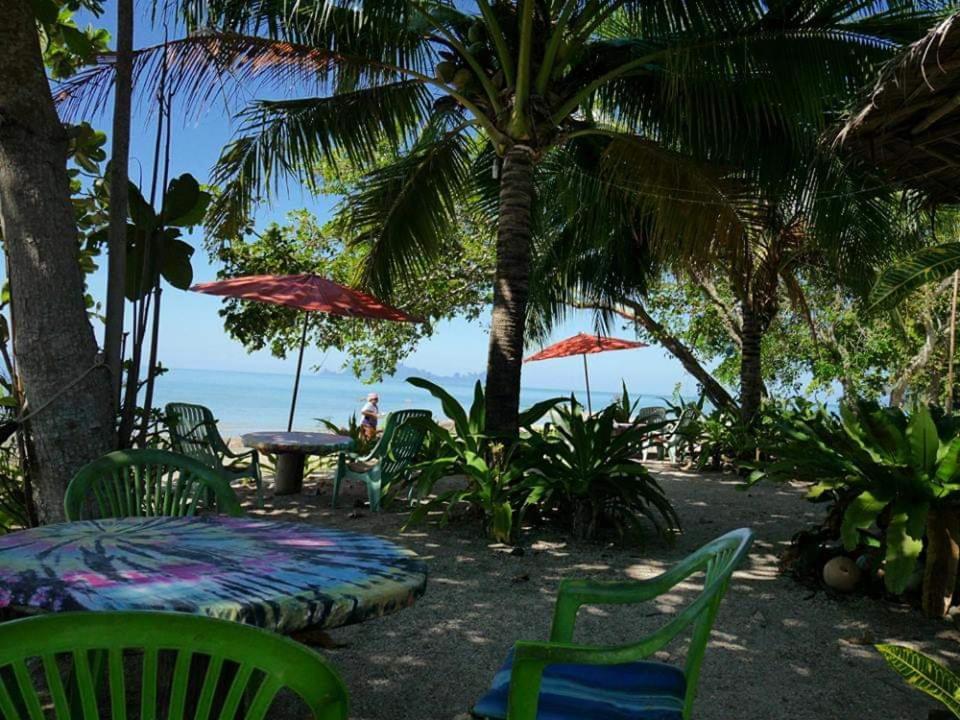 Dugong Koh Sukorn Hotel Ko Sukon Bagian luar foto